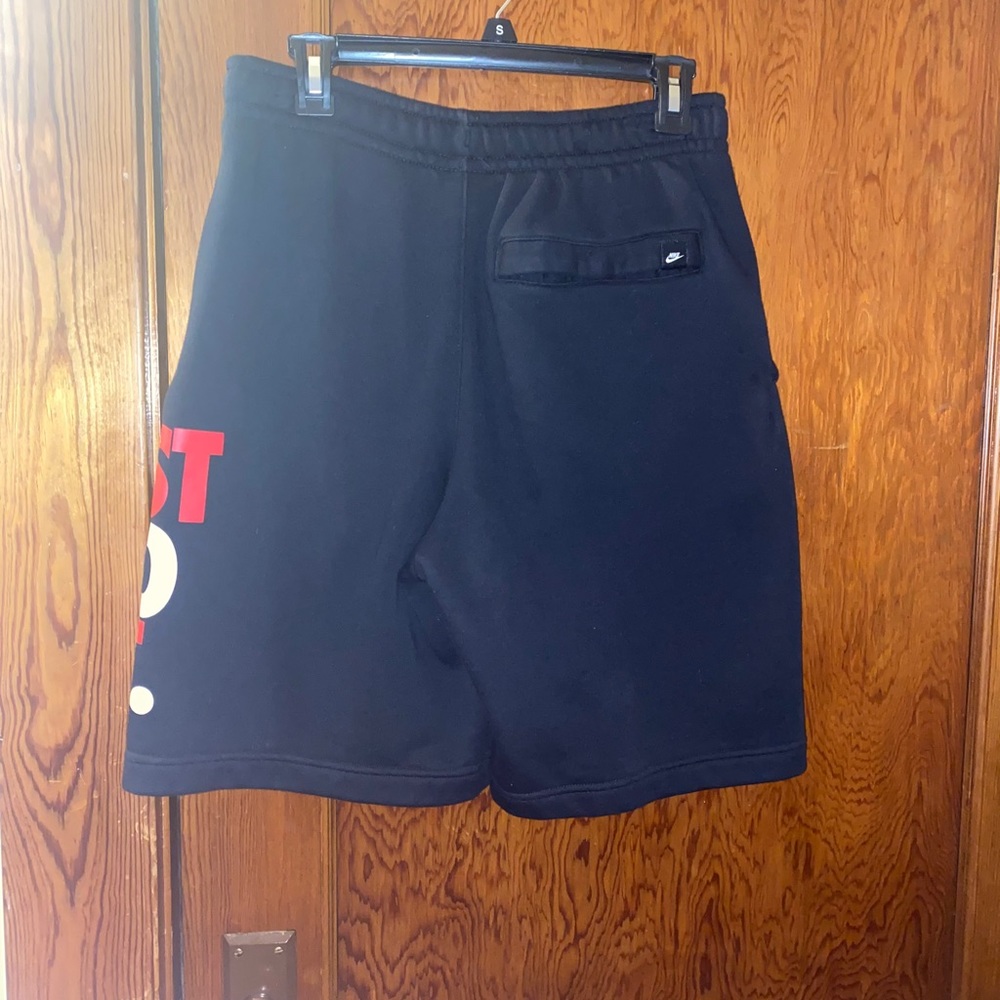 Men’s Nike Fleece Shorts - Picture 3 of 5